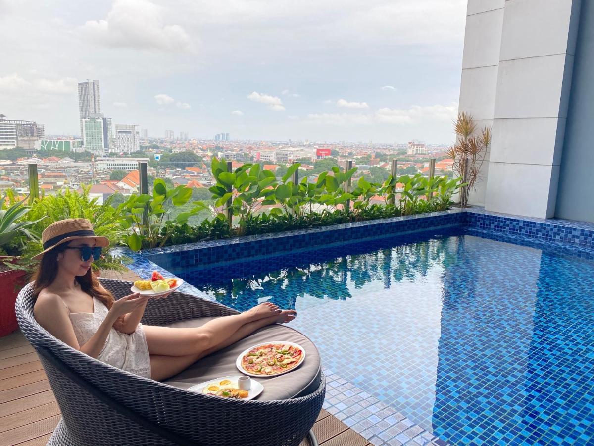 Hotel Royal Tulip Darmo Surabaya Exterior foto